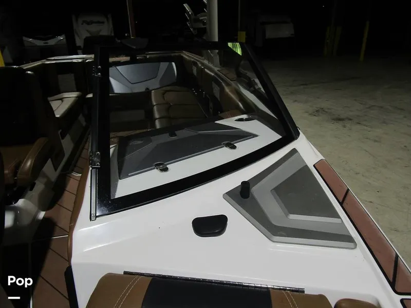 Slide: The Image of Malibu Wakesetter 25 LSV 2022 - 15969529