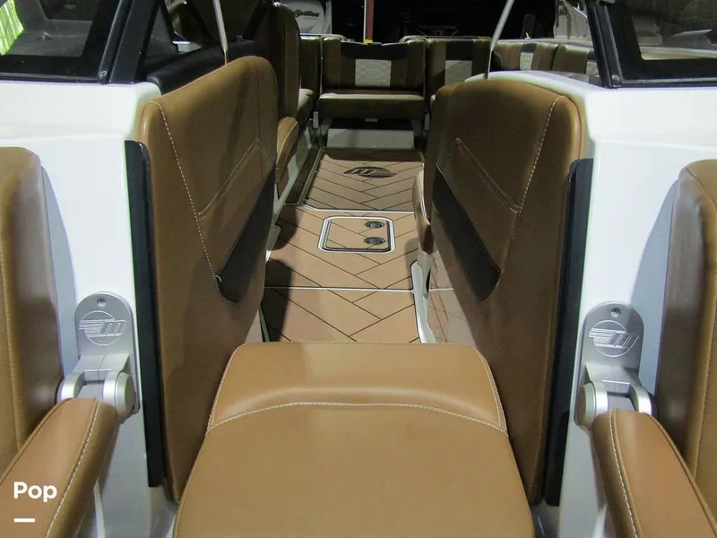 Slide: The Image of Malibu Wakesetter 25 LSV 2022 - 15969531