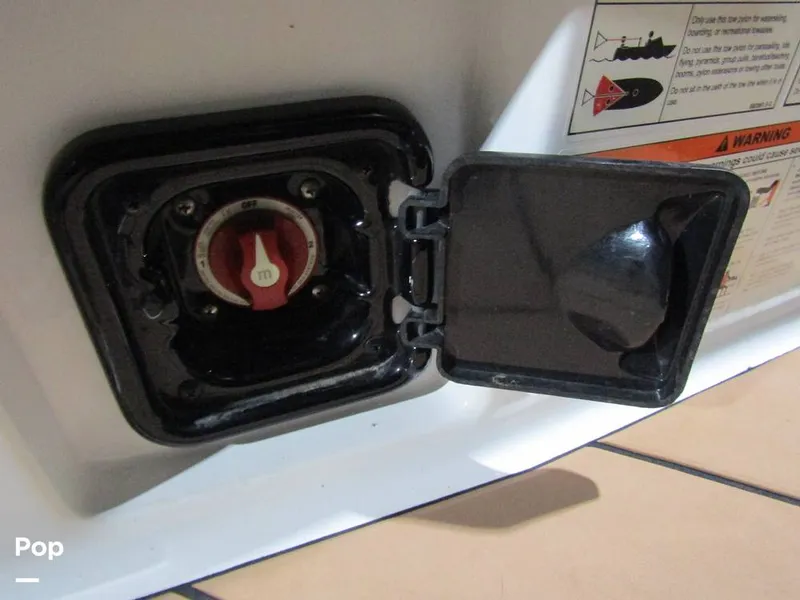 Slide: The Image of Malibu Wakesetter 25 LSV 2022 - 15969543