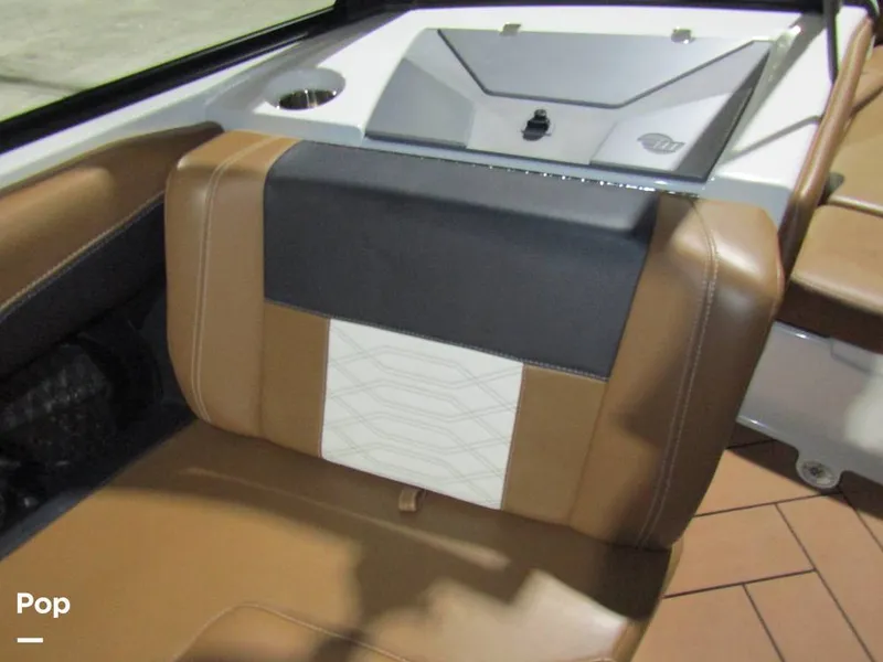 Slide: The Image of Malibu Wakesetter 25 LSV 2022 - 15969547