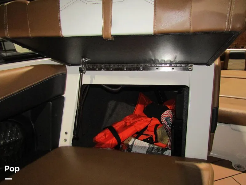 Slide: The Image of Malibu Wakesetter 25 LSV 2022 - 15969548