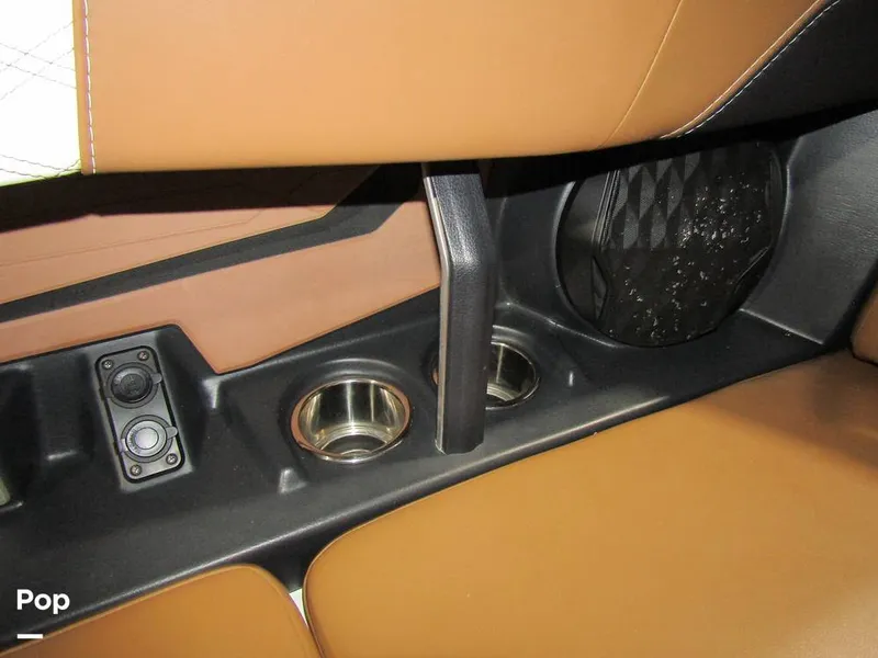 Slide: The Image of Malibu Wakesetter 25 LSV 2022 - 15969550