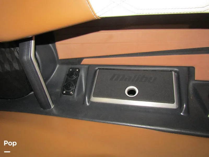 Slide: The Image of Malibu Wakesetter 25 LSV 2022 - 15969573