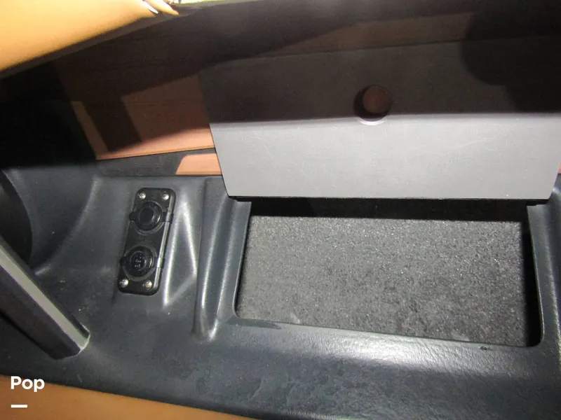 Slide: The Image of Malibu Wakesetter 25 LSV 2022 - 15969574