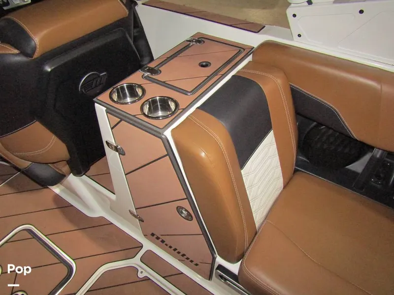 Slide: The Image of Malibu Wakesetter 25 LSV 2022 - 15969576