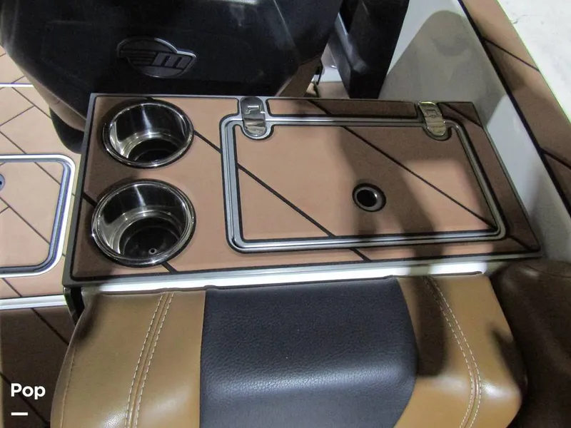 Slide: The Image of Malibu Wakesetter 25 LSV 2022 - 15969577