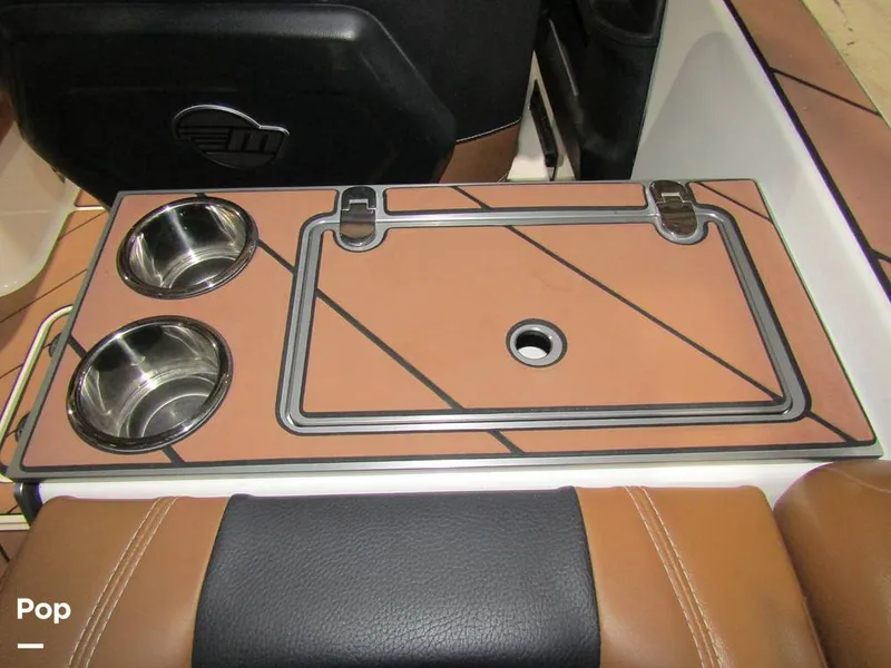 Slide: The Image of Malibu Wakesetter 25 LSV 2022 - 15969578