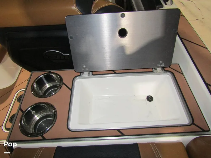 Slide: The Image of Malibu Wakesetter 25 LSV 2022 - 15969579