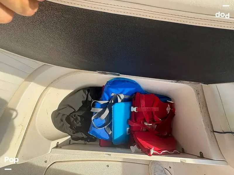 Slide: The Image of Passenger Seat With Storage - 15917478