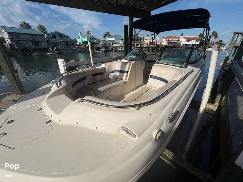 Slide: The Image of Passenger Seating With Storage - 15905992