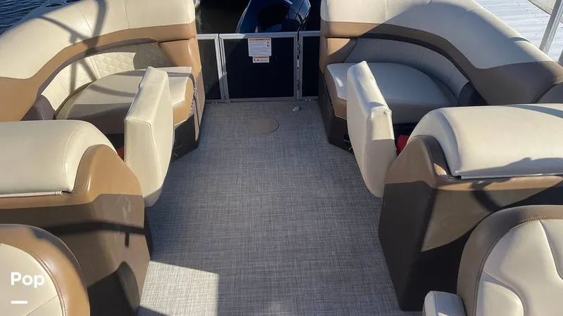 Slide: The Image of Lowe SS 230W 2024 - 15906141