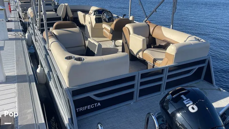 Slide: The Image of Lowe SS 230W 2024 - 15906097