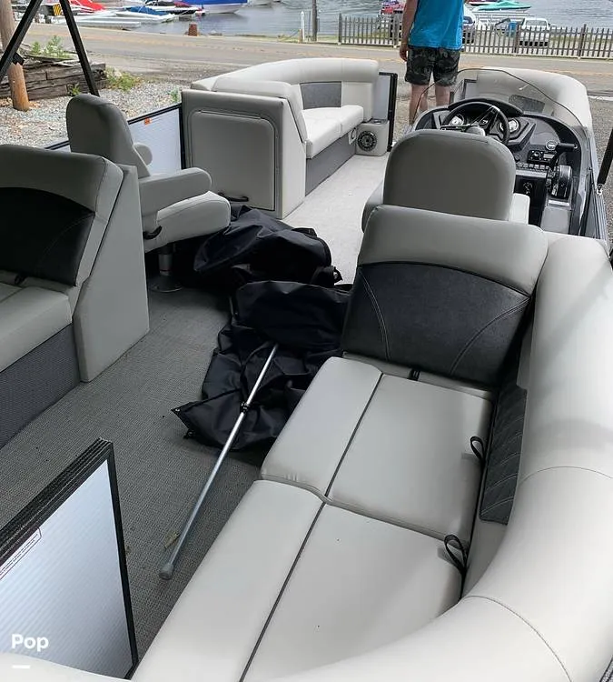 Slide: The Image of Crest Classic III 220 SLC 2021 - 15906731