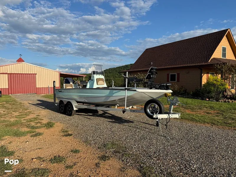 Slide: The Image of Excel Bay Pro 220 2022 - 16042512