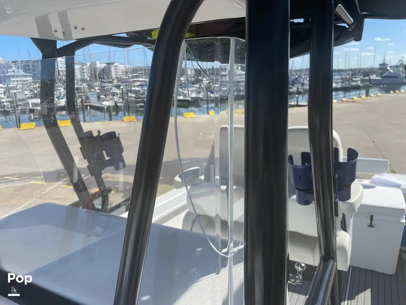 Slide: The Image of Wind Screen Cracked - 15916885