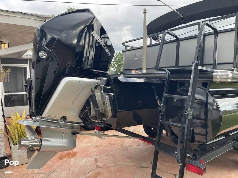 Slide: The Image of Regency 250DL3 2020 - 16034909