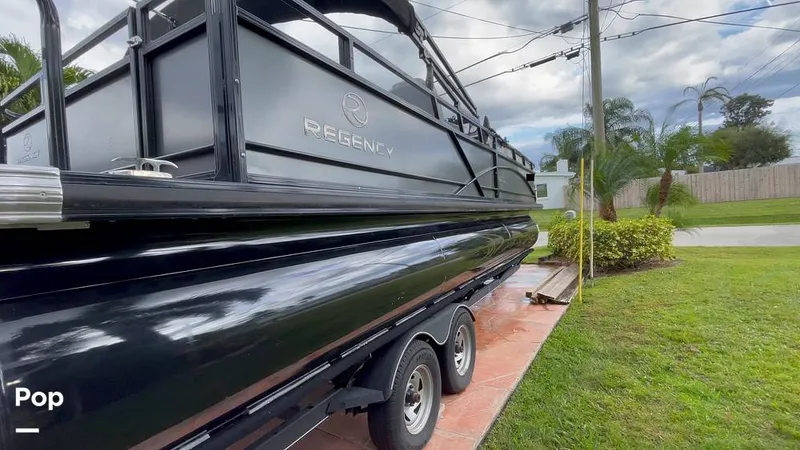 Slide: The Image of Regency 250DL3 2020 - 16034914