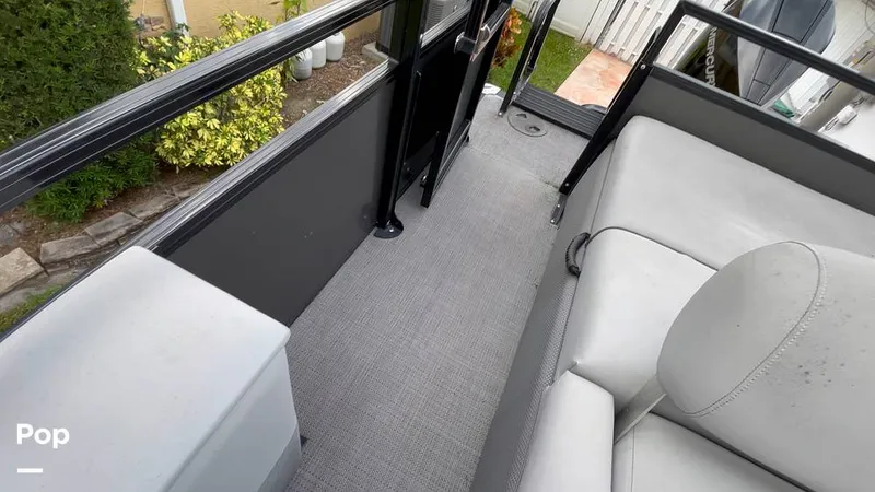 Slide: The Image of Regency 250DL3 2020 - 16034916