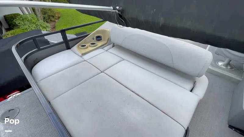 Slide: The Image of Regency 250DL3 2020 - 16034918