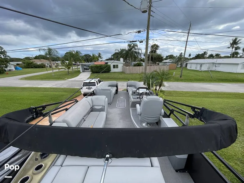 Slide: The Image of Regency 250DL3 2020 - 16034891