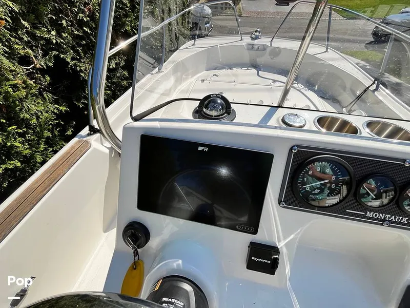 Slide: The Image of Boston Whaler Montauk 170 2021 - 15925850
