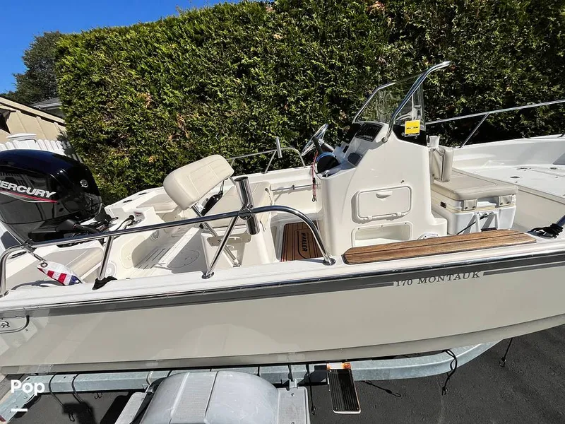 Slide: The Image of Boston Whaler Montauk 170 2021 - 15925865