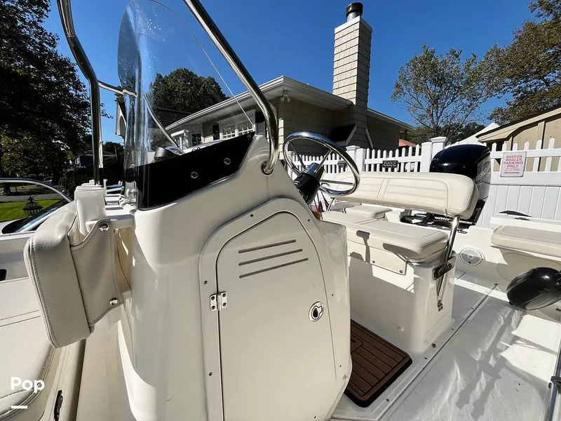 Slide: The Image of Boston Whaler Montauk 170 2021 - 15925874