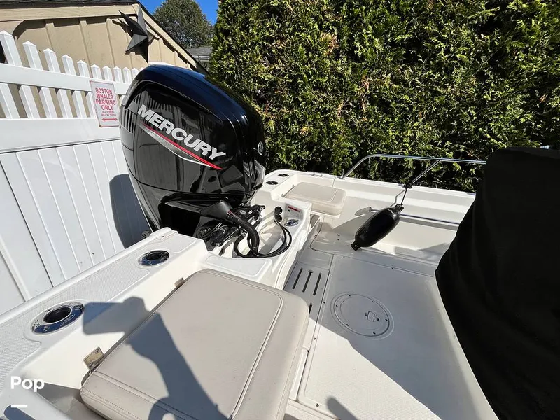 Slide: The Image of Boston Whaler Montauk 170 2021 - 15925835
