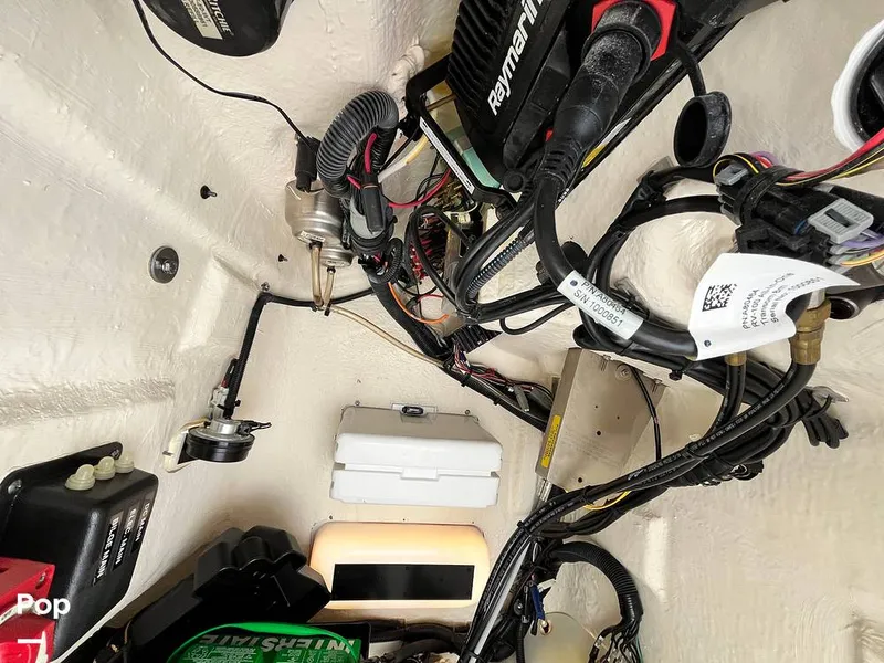 Slide: The Image of Boston Whaler Montauk 170 2021 - 15925845