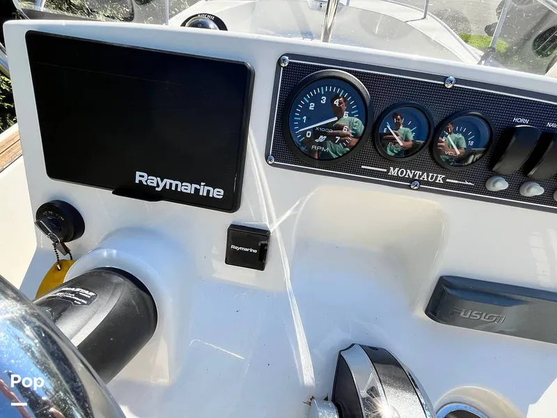 Slide: The Image of Boston Whaler Montauk 170 2021 - 15925851