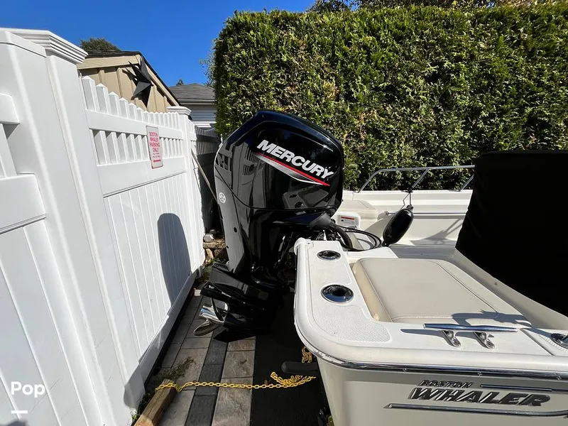 Slide: The Image of Boston Whaler Montauk 170 2021 - 15925831