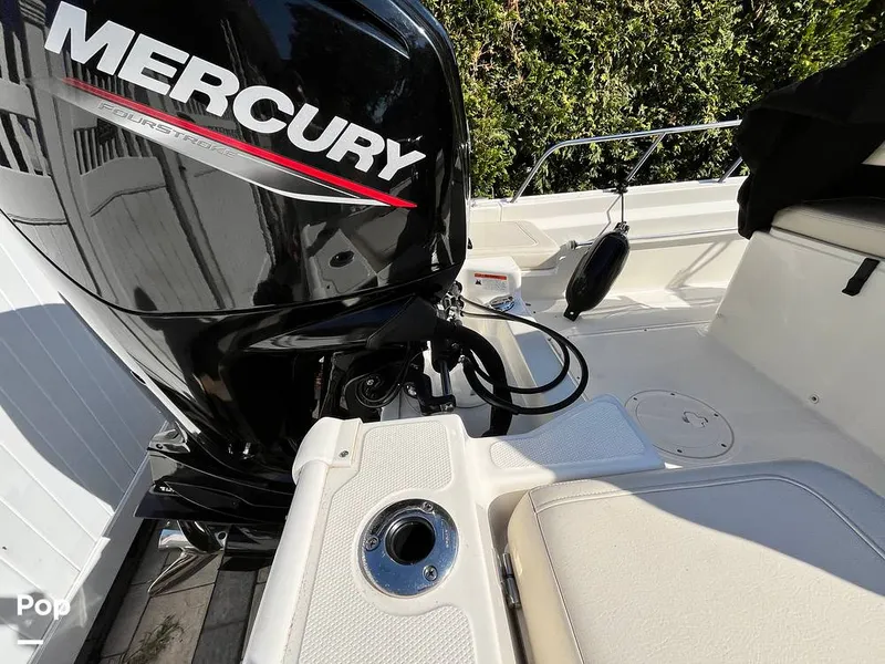 Slide: The Image of Boston Whaler Montauk 170 2021 - 15925837