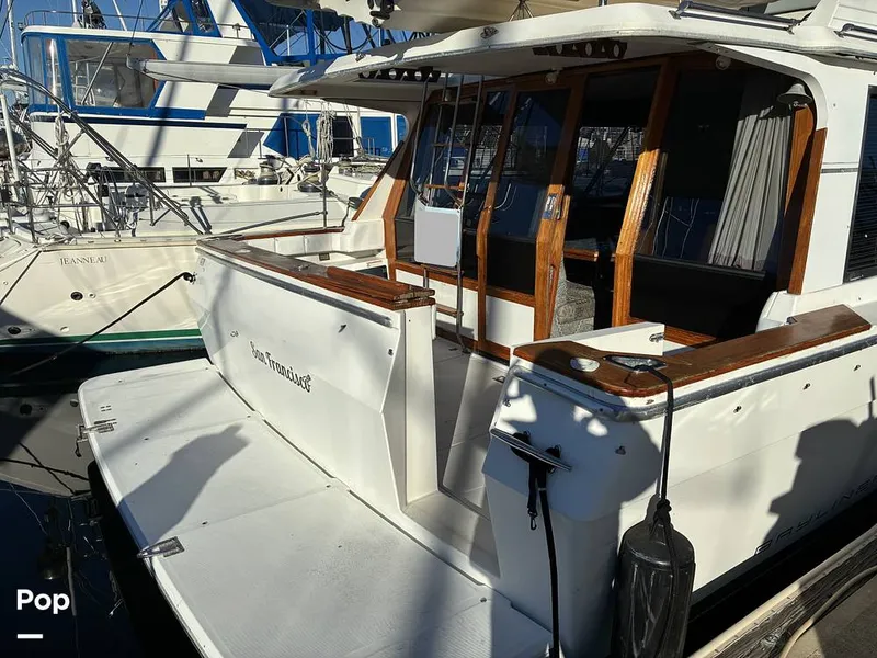 Slide: The Image of Bayliner 4588 Pilothouse 1992 - 16184306
