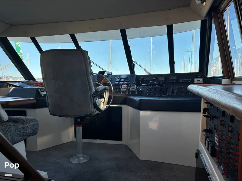 Slide: The Image of Bayliner 4588 Pilothouse 1992 - 16184410