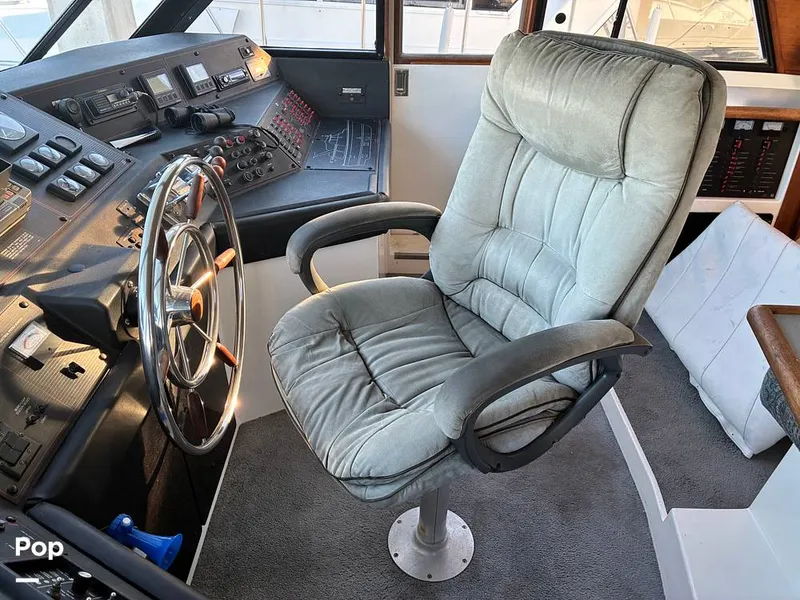 Slide: The Image of Bayliner 4588 Pilothouse 1992 - 16184409