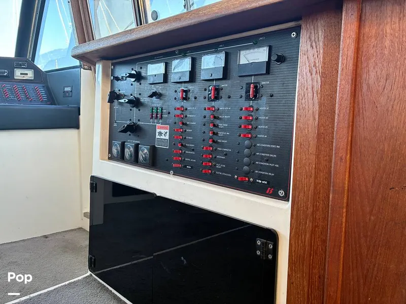 Slide: The Image of Bayliner 4588 Pilothouse 1992 - 16184411