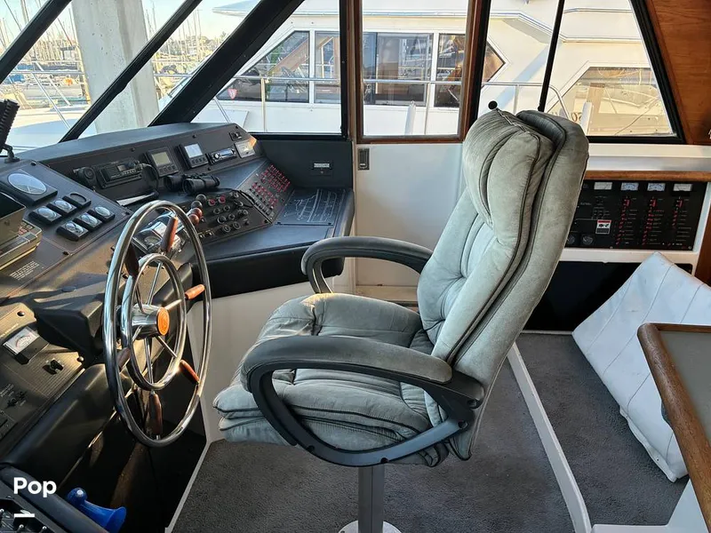 Slide: The Image of Bayliner 4588 Pilothouse 1992 - 16184425