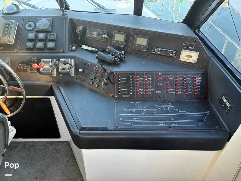 Slide: The Image of Bayliner 4588 Pilothouse 1992 - 16184417