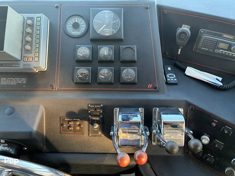 Slide: The Image of Bayliner 4588 Pilothouse 1992 - 16184419