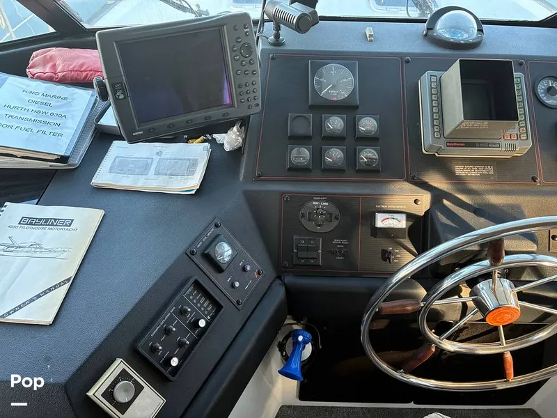 Slide: The Image of Bayliner 4588 Pilothouse 1992 - 16184422