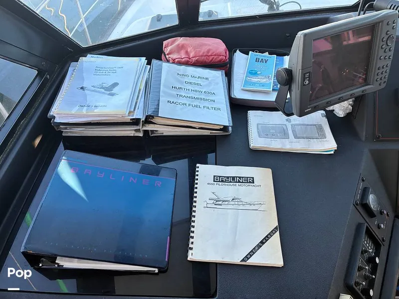 Slide: The Image of Bayliner 4588 Pilothouse 1992 - 16184421