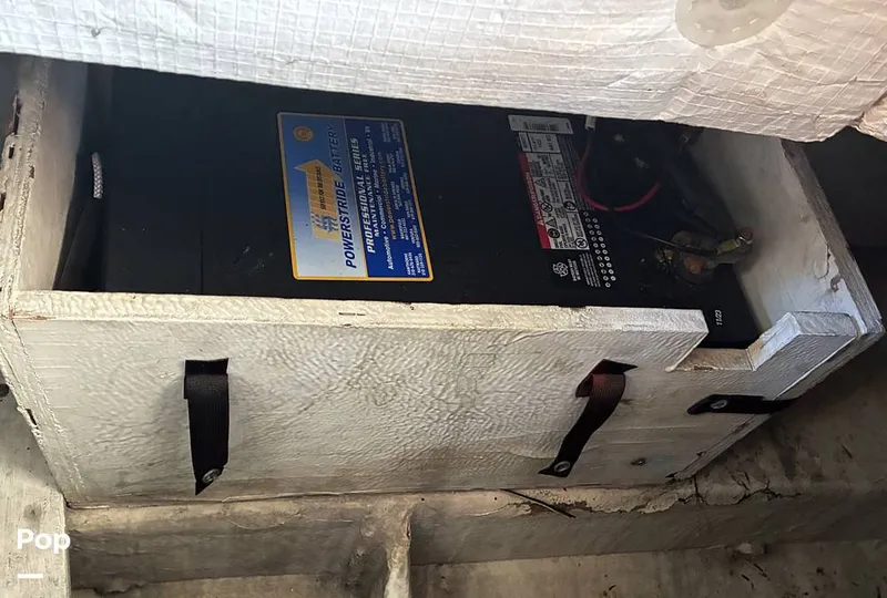 Slide: The Image of Bayliner 4588 Pilothouse 1992 - 16184441