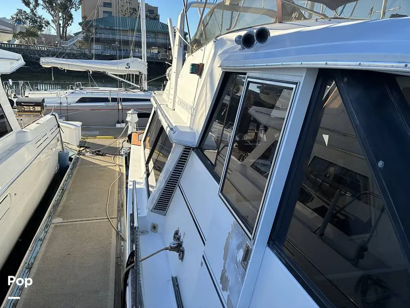 Slide: The Image of Bayliner 4588 Pilothouse 1992 - 16184329