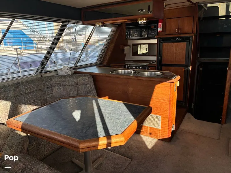 Slide: The Image of Bayliner 4588 Pilothouse 1992 - 16184353