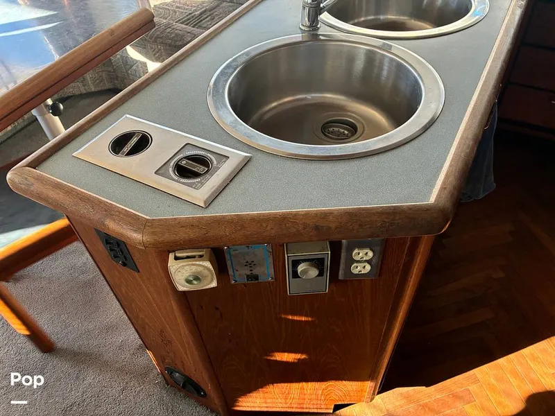 Slide: The Image of Bayliner 4588 Pilothouse 1992 - 16184337