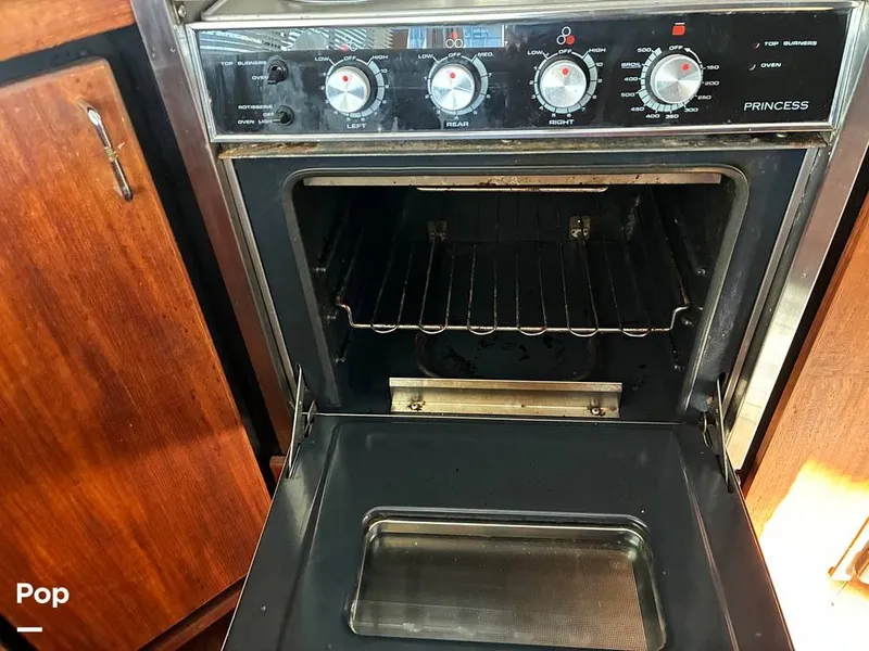 Slide: The Image of Bayliner 4588 Pilothouse 1992 - 16184345