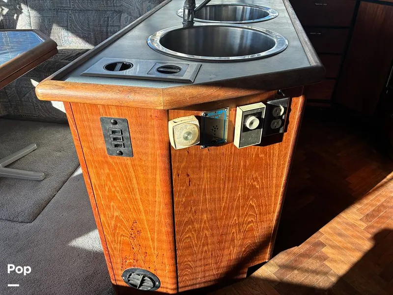 Slide: The Image of Bayliner 4588 Pilothouse 1992 - 16184348