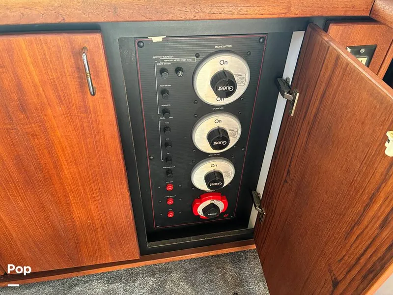 Slide: The Image of Bayliner 4588 Pilothouse 1992 - 16184350