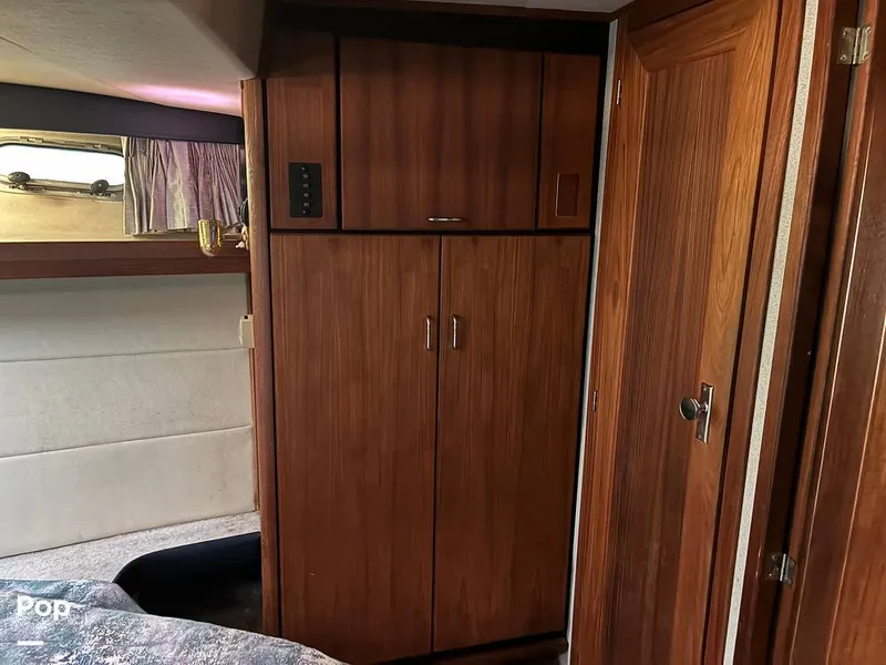 Slide: The Image of Bayliner 4588 Pilothouse 1992 - 16184384