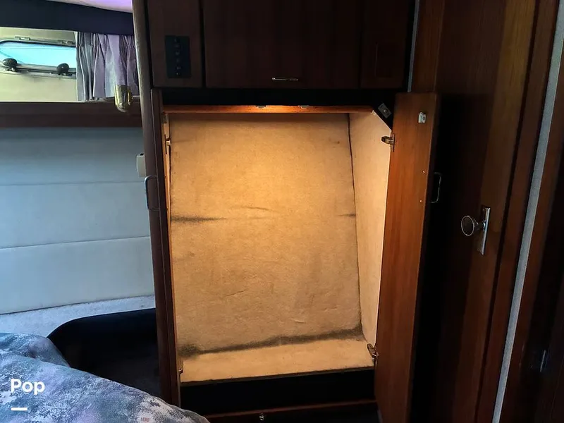 Slide: The Image of Bayliner 4588 Pilothouse 1992 - 16184385